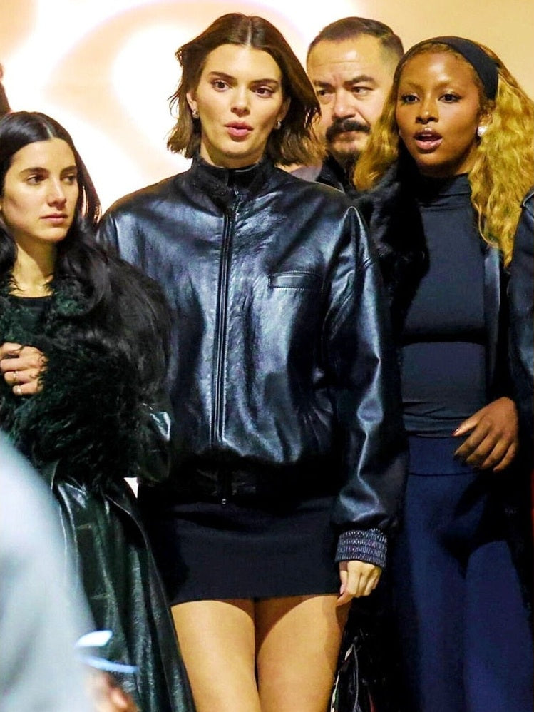Kendall Jenner 8.5 x 11 Candid Color Photograph Art Print Photo Collectibles:Photographic Images:Photographs Style Your Walls